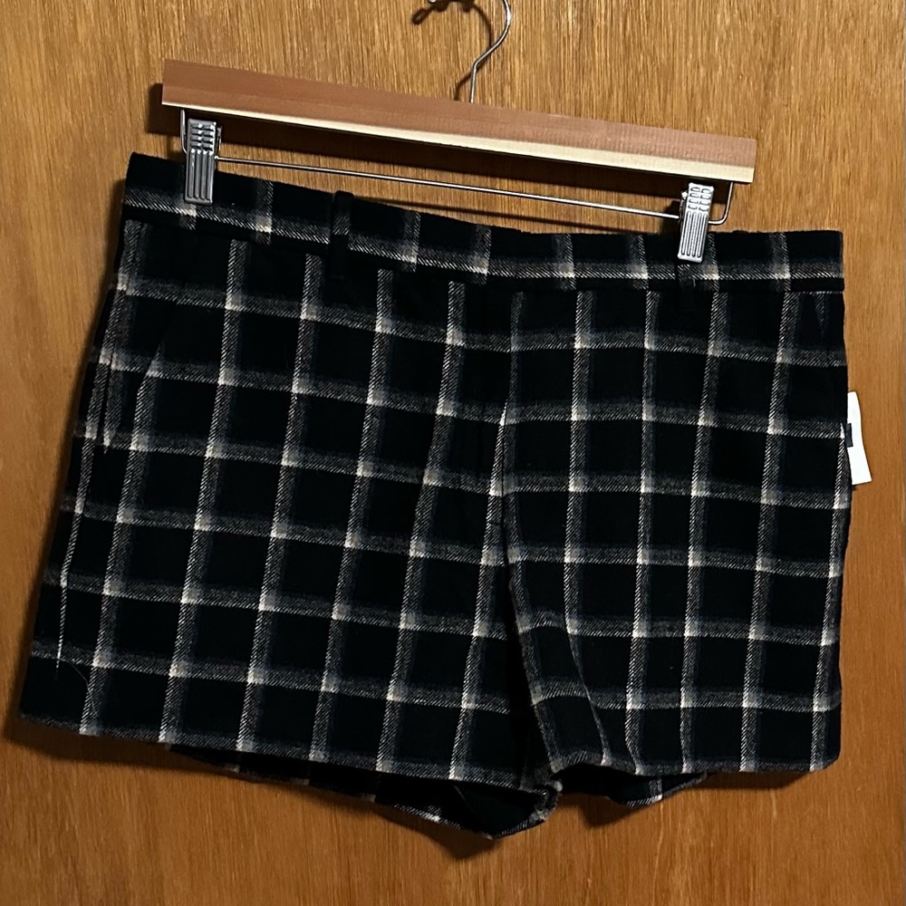 GAP Plaid Women's Shorts - Black and White